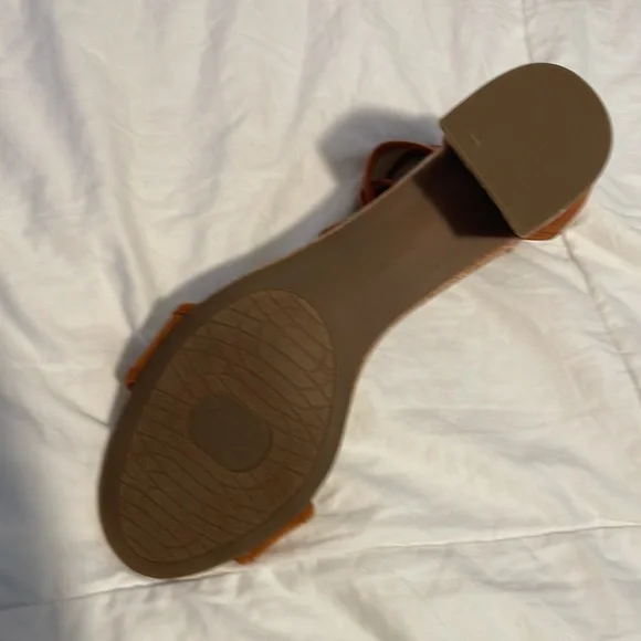 NEW Bandolino stacked heel sandals suede and cork with fringe ties sz 8.5 - Picture 4 of 5